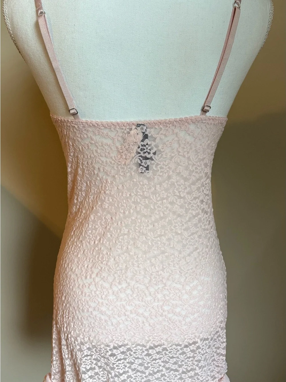 Victoria Secret vintage y2k LARGE Delicate Lace Chemise Slip in Light Pink
